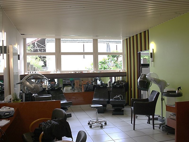 salon de coiffure avant